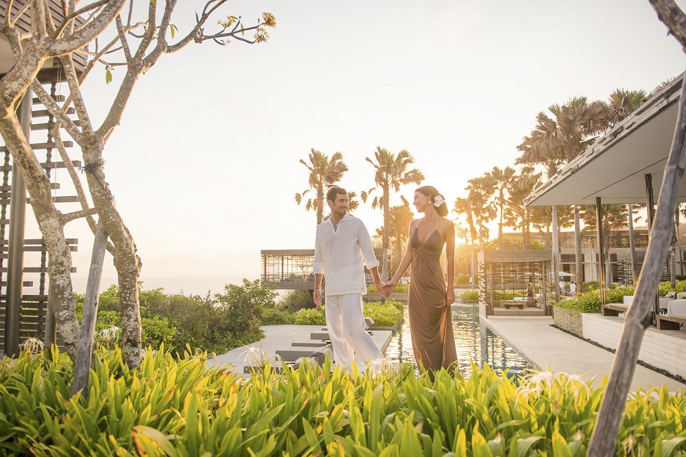 Couples spas in Bali - Cliffside Romance