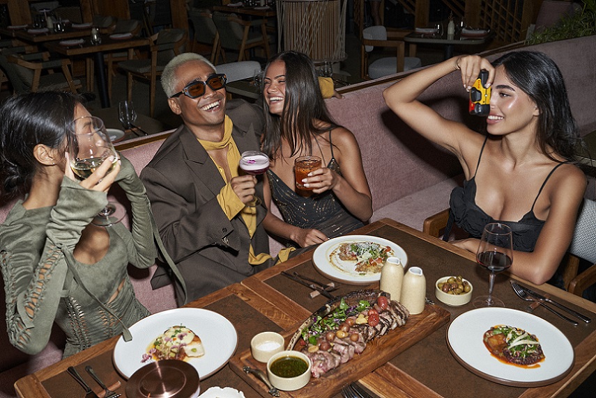 Experience a blend of flavours and rhythm at Ina Ré every Tuesday and Friday. Be it the exquisite food, the vibrant atmosphere, or the perfect blend of both, Ina Ré promises an amazing evening.