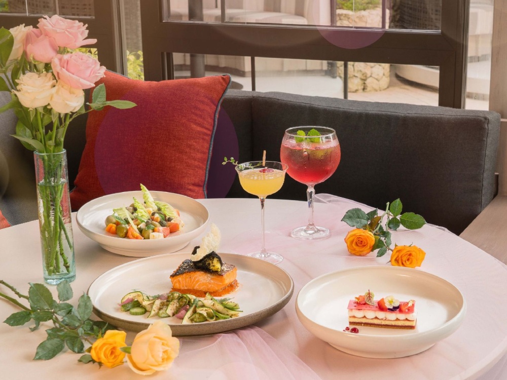 Valentines Day in Bali - Sweetheart's Table - SKAI (1)