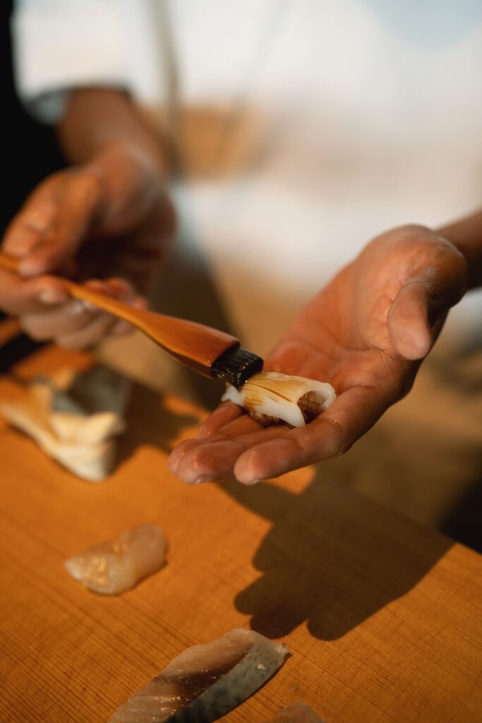 Established since 2018 at the heart of Ginza, Hakkoku offers an unparalleled sushi experience crafted by Hiroyuki Sato. In 2024, the sushiya is excited to extend its culinary journey to Bali—blending the artistry of Japanese cuisine with local Indonesian influences, all rooted in the concept of omotenashi or service from the heart.