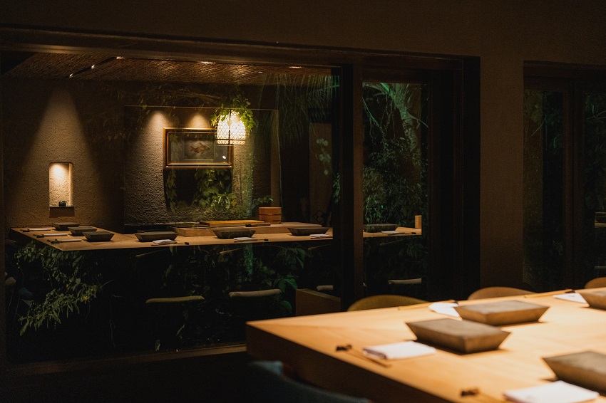 Established since 2018 at the heart of Ginza, Hakkoku offers an unparalleled sushi experience crafted by Hiroyuki Sato. In 2024, the sushiya is excited to extend its culinary journey to Bali—blending the artistry of Japanese cuisine with local Indonesian influences, all rooted in the concept of omotenashi or service from the heart.