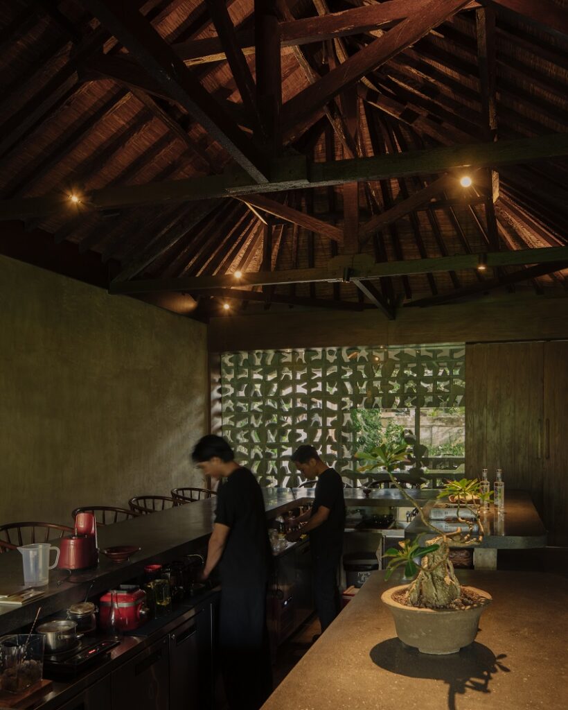 Located just outside the cultural heart of its locale, KAWI UBUD is not your typical bar. Founded by three friends, Christian, Kong and Elaine, the vision behind KAWI was born from a genuine curiosity about Balinese culinary traditions and a desire to create the kind of place they themselves would want to spend time in—welcoming, thoughtful, and quietly confident.
