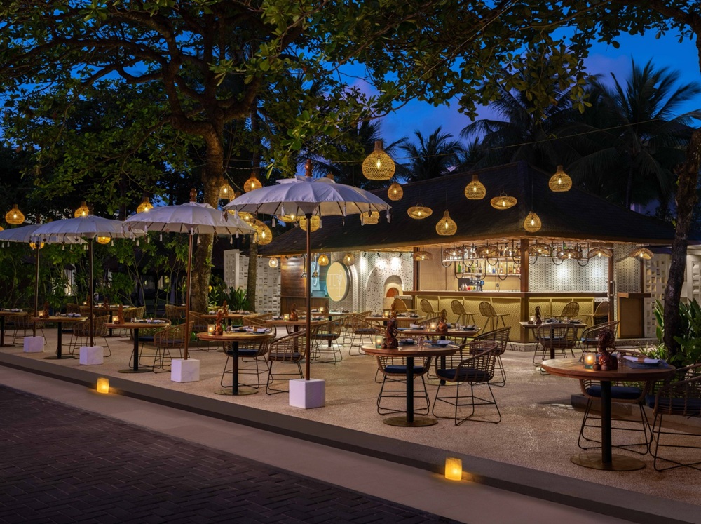 3. Toya Beach Bar & Grill