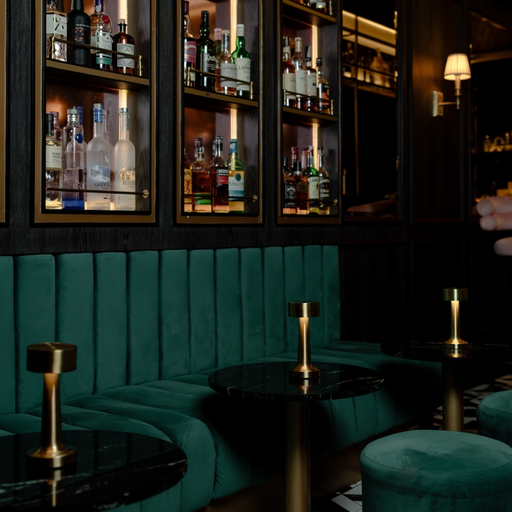 Best Cocktail Bars in Canggu - The Mailroom 1