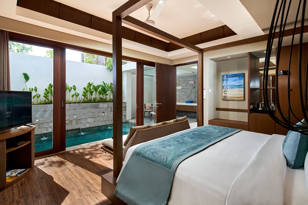 Cross Bali Breakers - Bed View One Bedroom Deluxe Pool Villa