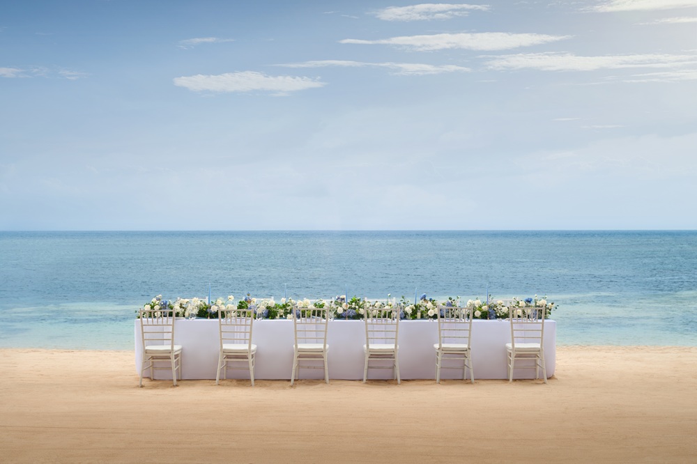 WES_DPSWI_DINING_RECEPTION_AT_THE_BEACH