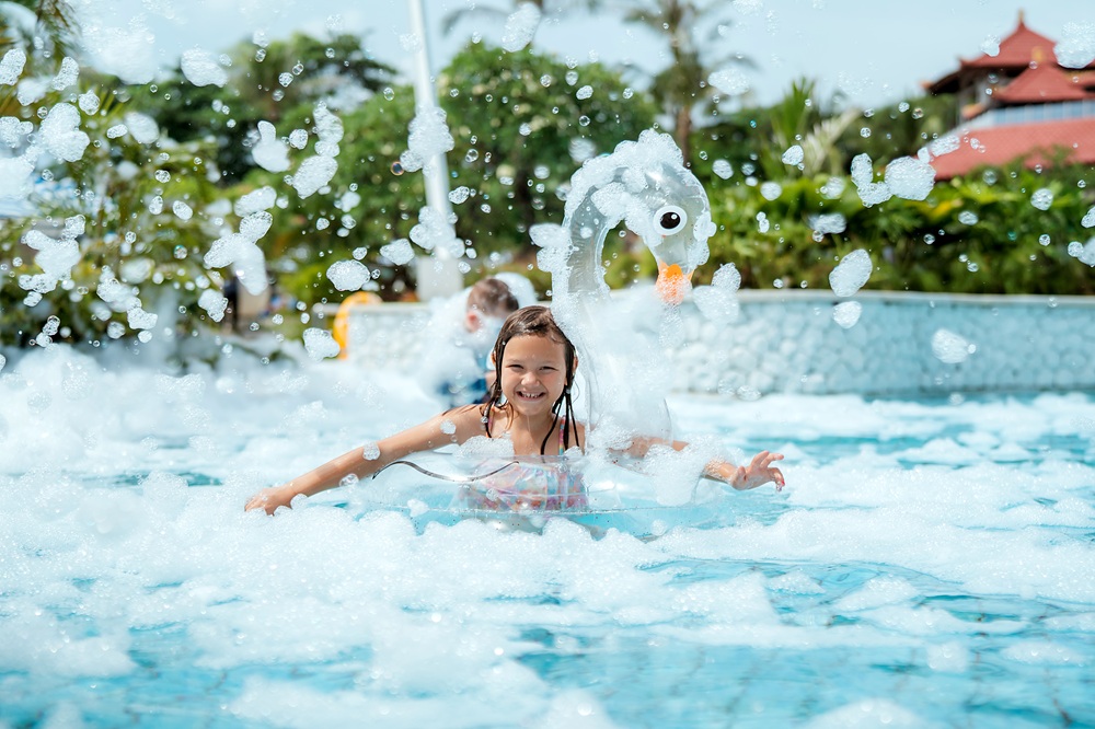 Holiday Inn Resort Baruna 4