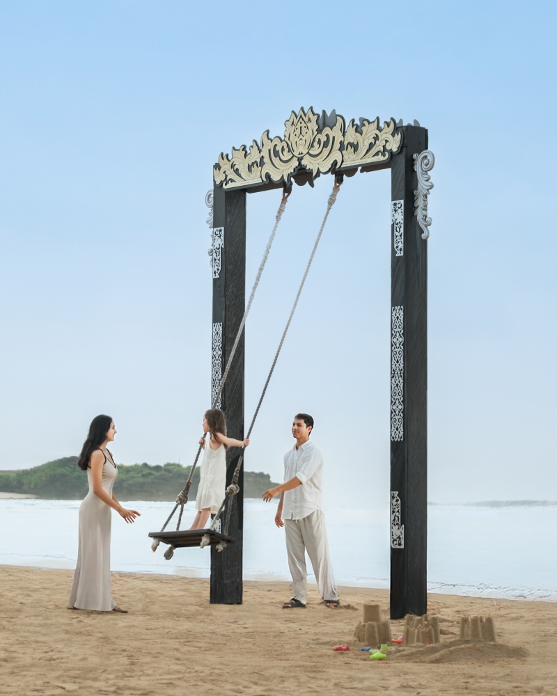 BALGH - family beach swing