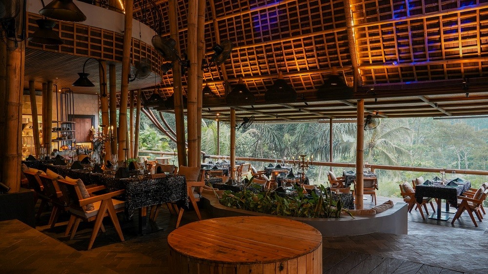 K Club Ubud AKAR Restaurant - Interior