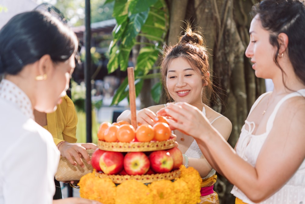 Guest with Associates during Gebogan Making