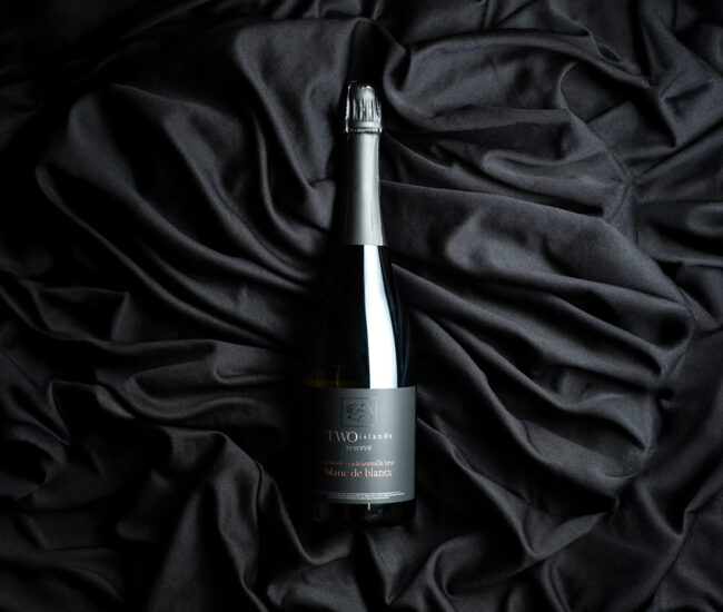 Two-Islands-Blanc-de-Blanc-Wine-bali