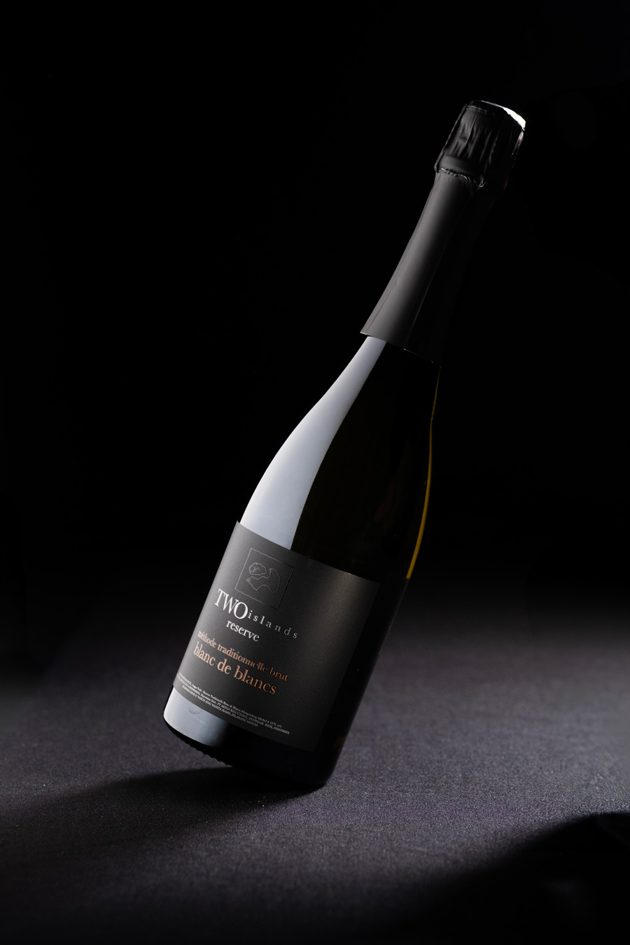 Two-Islands-Blanc-de-Blanc-Wine-bali