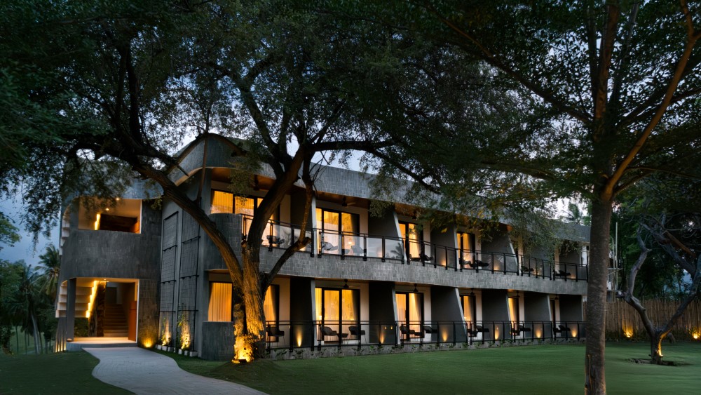 HOUSE Sira Lombok Sideview