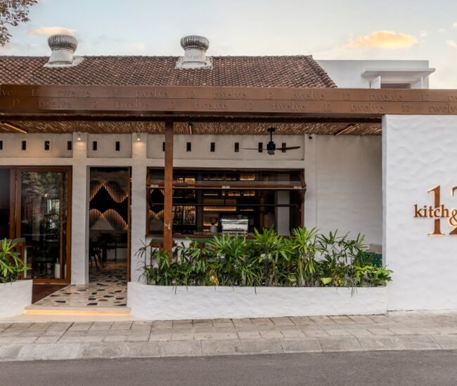 12 Kitchen & Wine Exterior