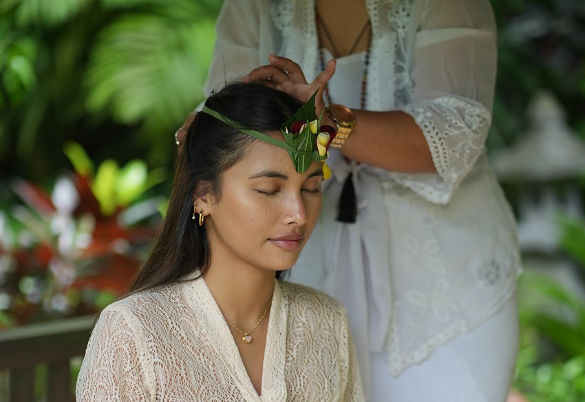 At the heart of the resort’s wellness offering is Heavenly Spa by The Westin Ubud, featuring five indoor and three outdoor treatment rooms set within a peaceful natural environment. Here, age-old Balinese healing traditions blend with modern wellbeing techniques to deliver a restorative experience.