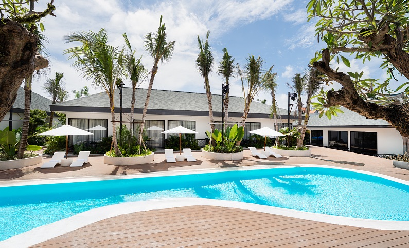 More than a place to stay, MAHA Resort Bali feels connected to its neighbourhood, community and the evolution of travel. Guests can shape their days slowly, lean into the social energy of the night, or move somewhere in between.