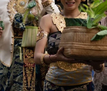 Balinese Wedding 3 Medagang