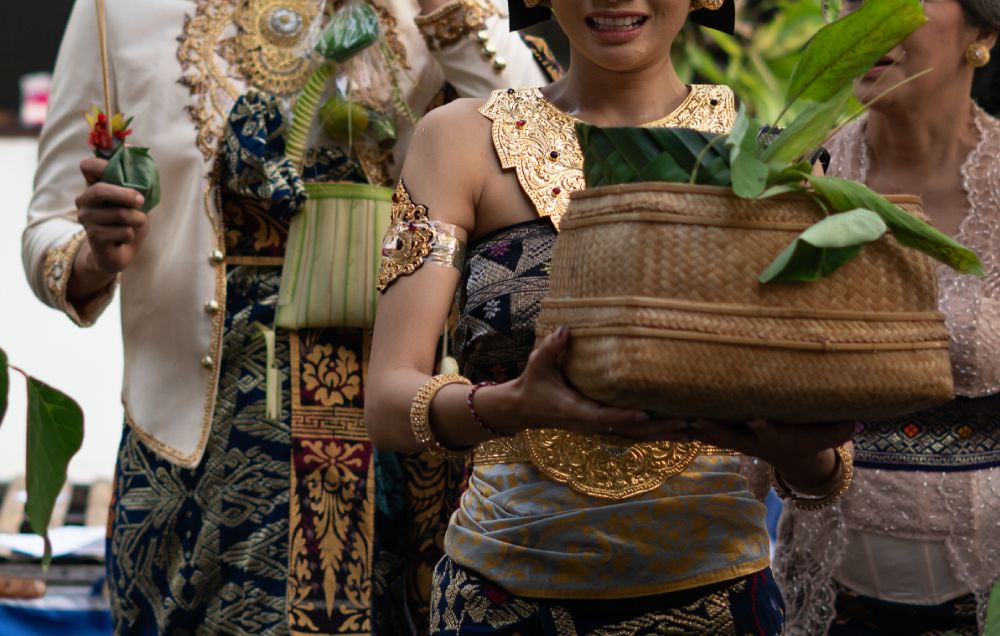 Medagang, one of the process in pawiwahan.