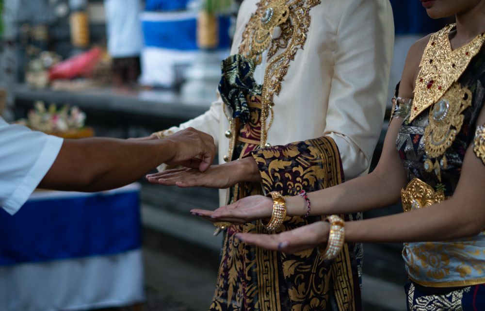 One of the process in pawiwahan.