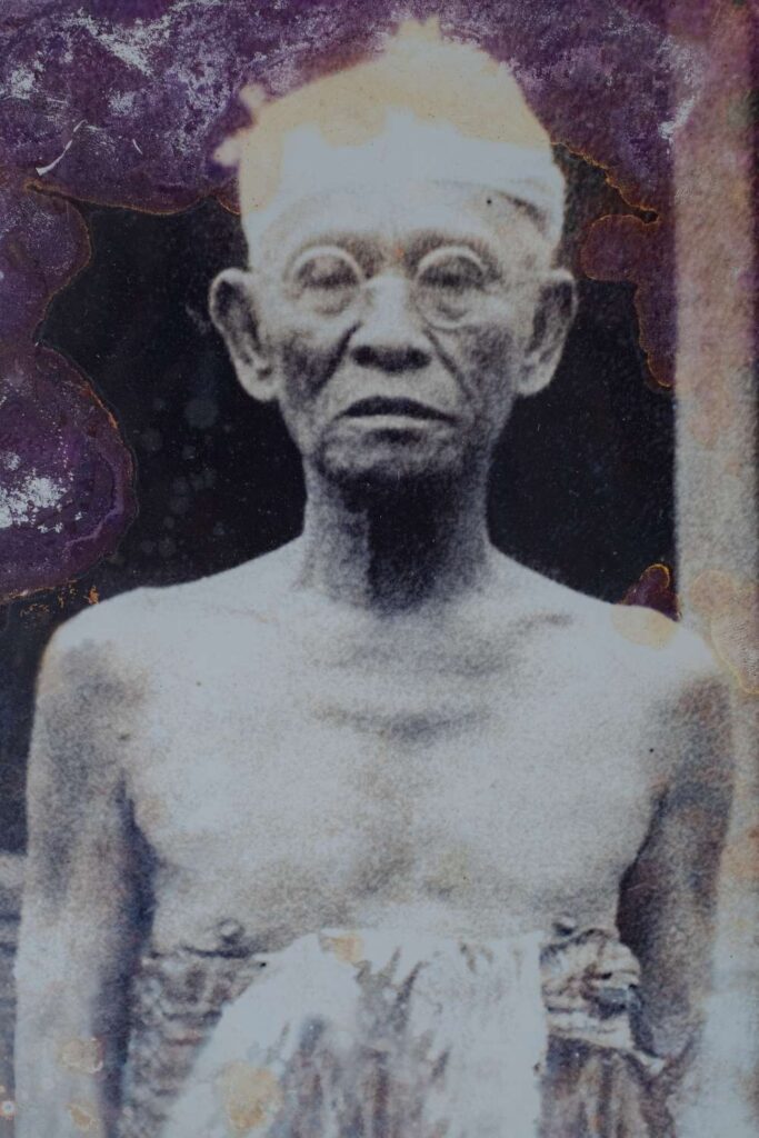 A portrait of Cokorda Lingsir, an elder of the Ubud Royal Palace (Puri Ubud), who served as a profound source of inspiration and culinary wisdom for Gusti Nyoman Darta.
