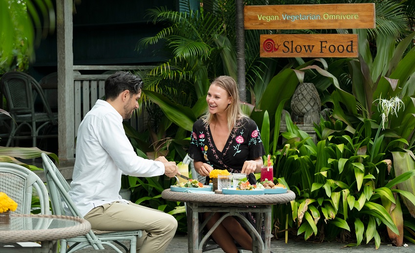 Tucked into the gentle rhythms of Ubud, Herb Library is a contemporary, health-focused dining destination that offers a modern approach to mindful eating – one that celebrates balance over restriction.