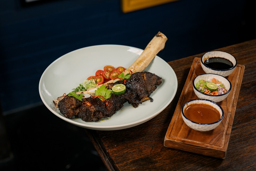 Among Chef Heri’s top must-try recommendations are Konro Bakar, a hearty dish inspired by the bold spices of Sulawesi featuring tender, aromatically braised US Prime Beef Rib; Ayam Bakar, a 500g boneless baby chicken with pumpkin shoot and chilli jam; and Larb Gai, Thai-style minced chicken with iceberg lettuce, mint leaves, Thai basil, and house-made sweet chilli dipping sauce.