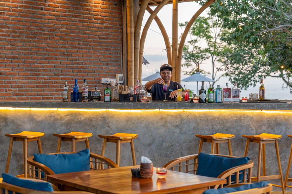 Amok Sunset Bar & Restaurant - INFINITY BAR