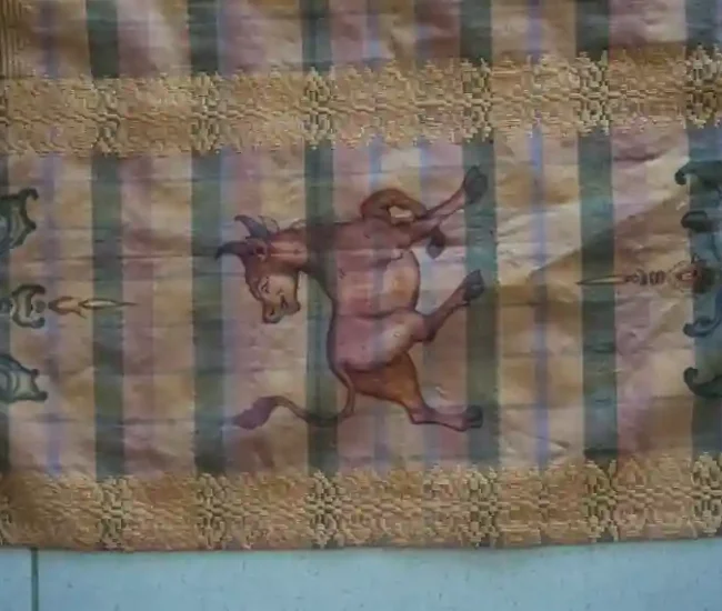 Bu Dayu Design and Dyed Her Husband Painted on it