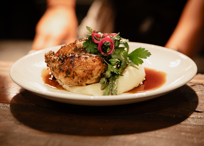 7AM | 7PM Ubud offers a dynamic all-day dining experience that effortlessly transitions from morning to night.