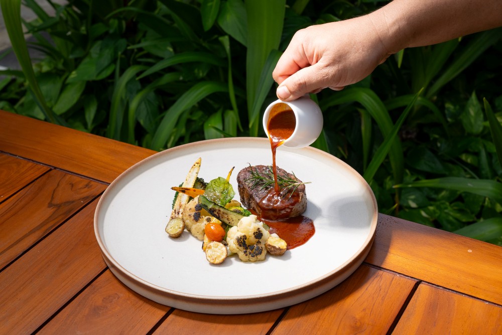 Beachfront Restaurants in Bali - Eight Degrees South 2