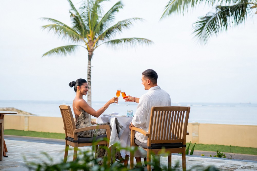 Beachfront Restaurants in Bali - Eight Degrees South Romantic