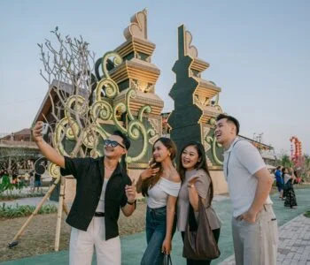 Sira Village Selfie