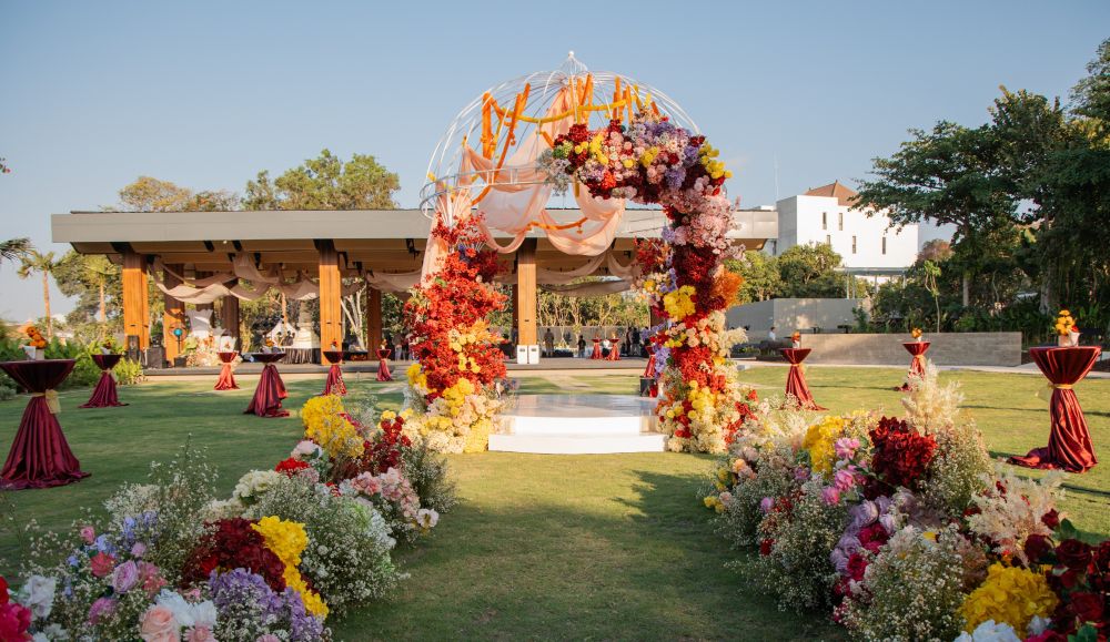 Suwarga Garden - The Court Lawn