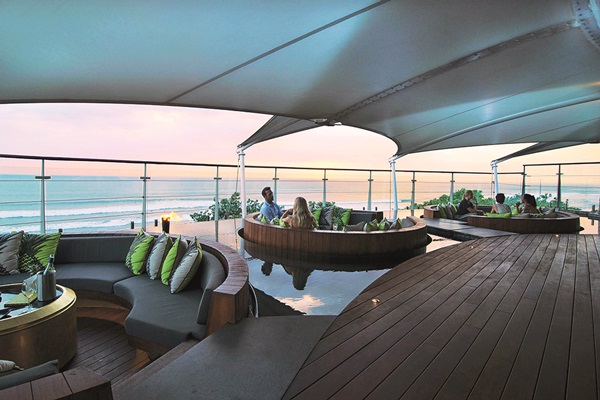Two_for_one_at_Double_Six_Rooftop.jpg